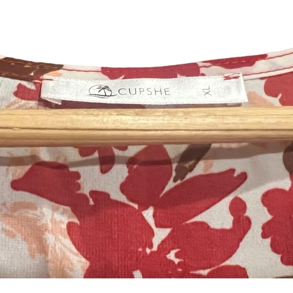 Cupshe, XL, Woman’s red floral midi dress. V-neck, balloon sleeves, empire waist - Picture 5 of 10